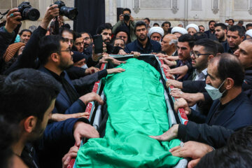 مراسم وداع با پیکر آیت‌الله امامی کاشانی