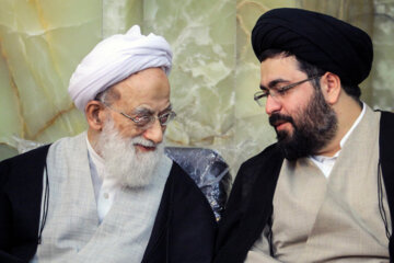 محمد امامی کاشانی در مراسم بزرگداشت ارتحال آیت الله سید محمد ابطحی کاشانی- ۲۷ مهر ۱۳۹۳