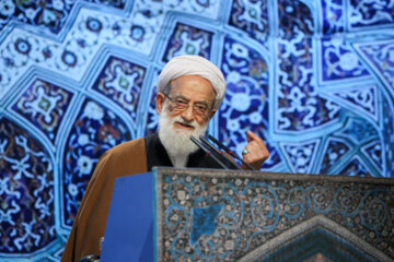 محمد امامی کاشانی در نماز جمعه تهران- ۱۷ بهمن ۱۳۹۳