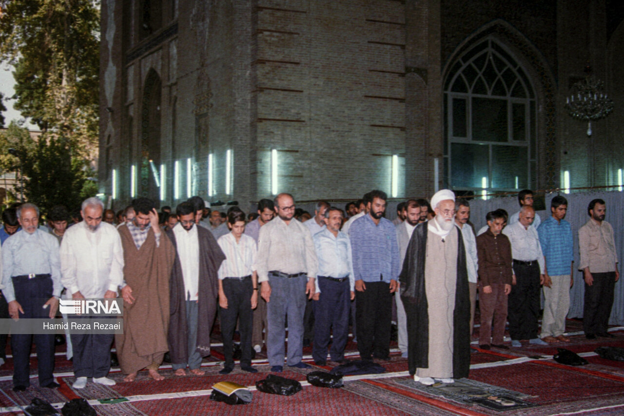 محمد امامی کاشانی- برگزاری نماز آیات  ۲۰ مرداد ۱۳۷۸