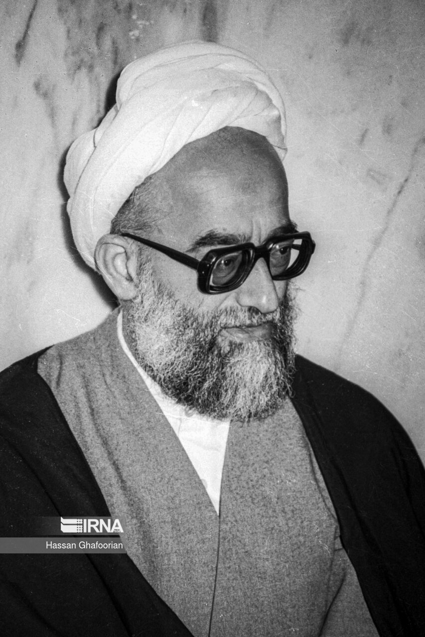 محمد امامی کاشانی در مراسم بزرگداشت شهادت حجت الاسلام محلاتی و همراهان - ۲ اسفند ۱۳۶۵