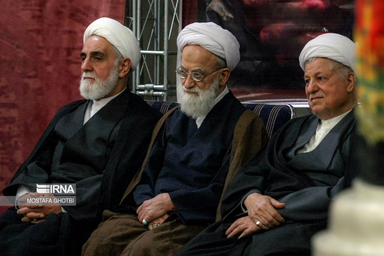 محمد امامی کاشانی در مراسم ختم مرحوم حبیب الله عسگراولادی- ۱۷ آبان ۱۳۹۲