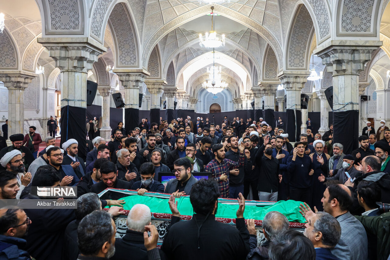 مراسم وداع با پیکر آیت‌الله امامی کاشانی