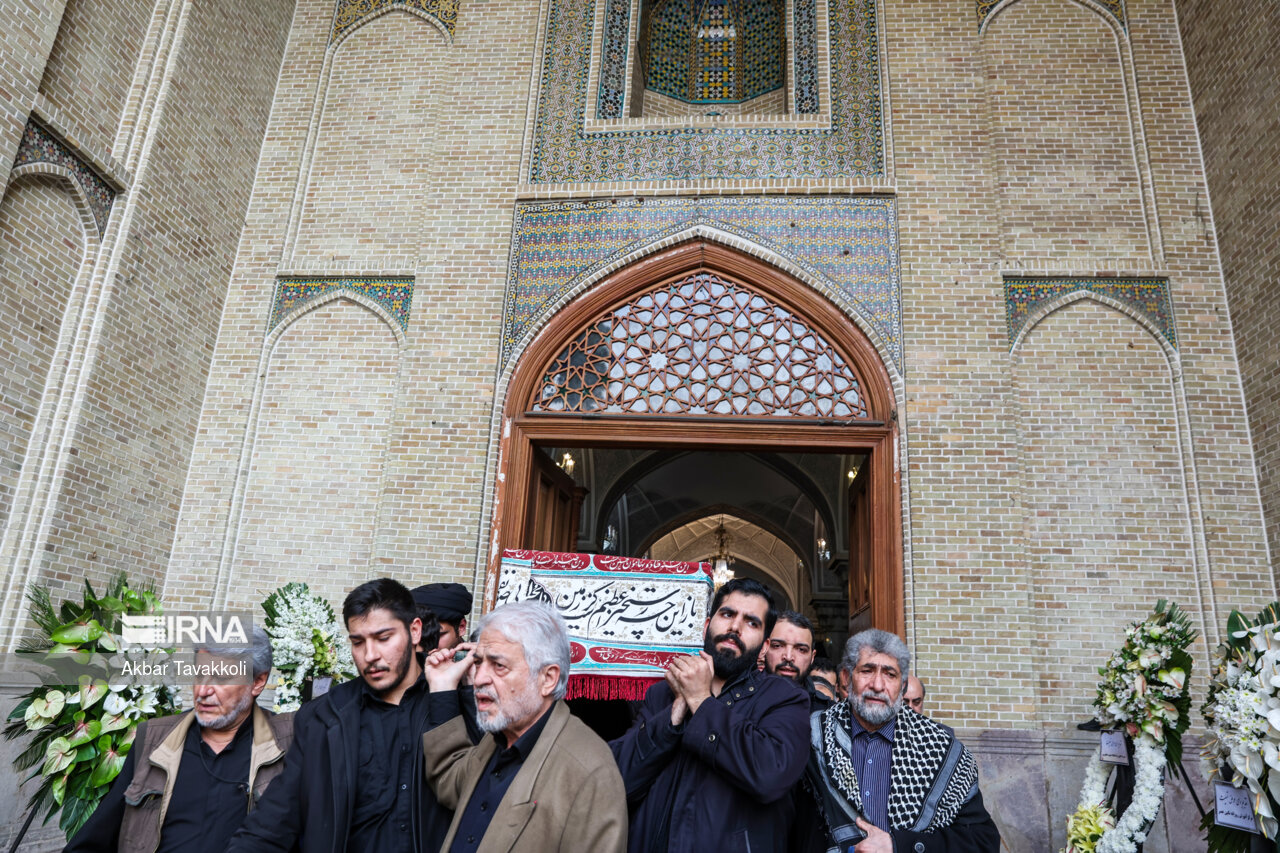 مراسم وداع با پیکر آیت‌الله امامی کاشانی