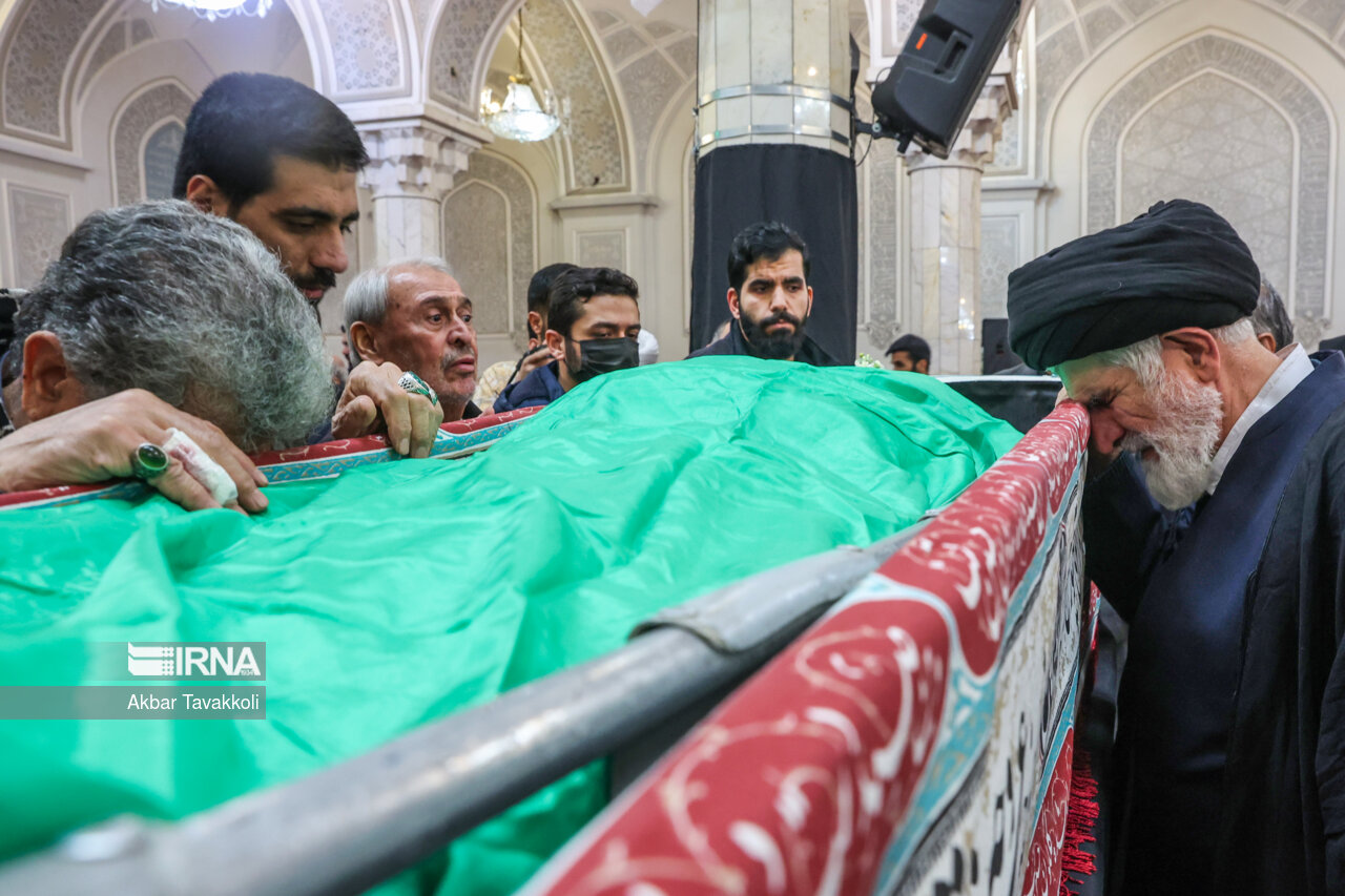 مراسم وداع با پیکر آیت‌الله امامی کاشانی