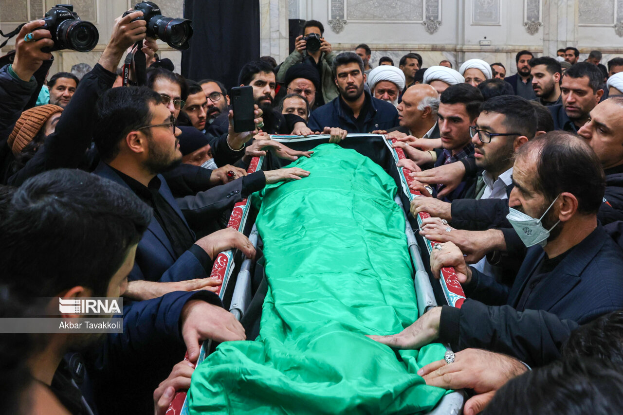 مراسم وداع با پیکر آیت‌الله امامی کاشانی