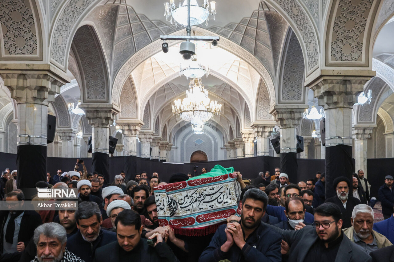مراسم وداع با پیکر آیت‌الله امامی کاشانی