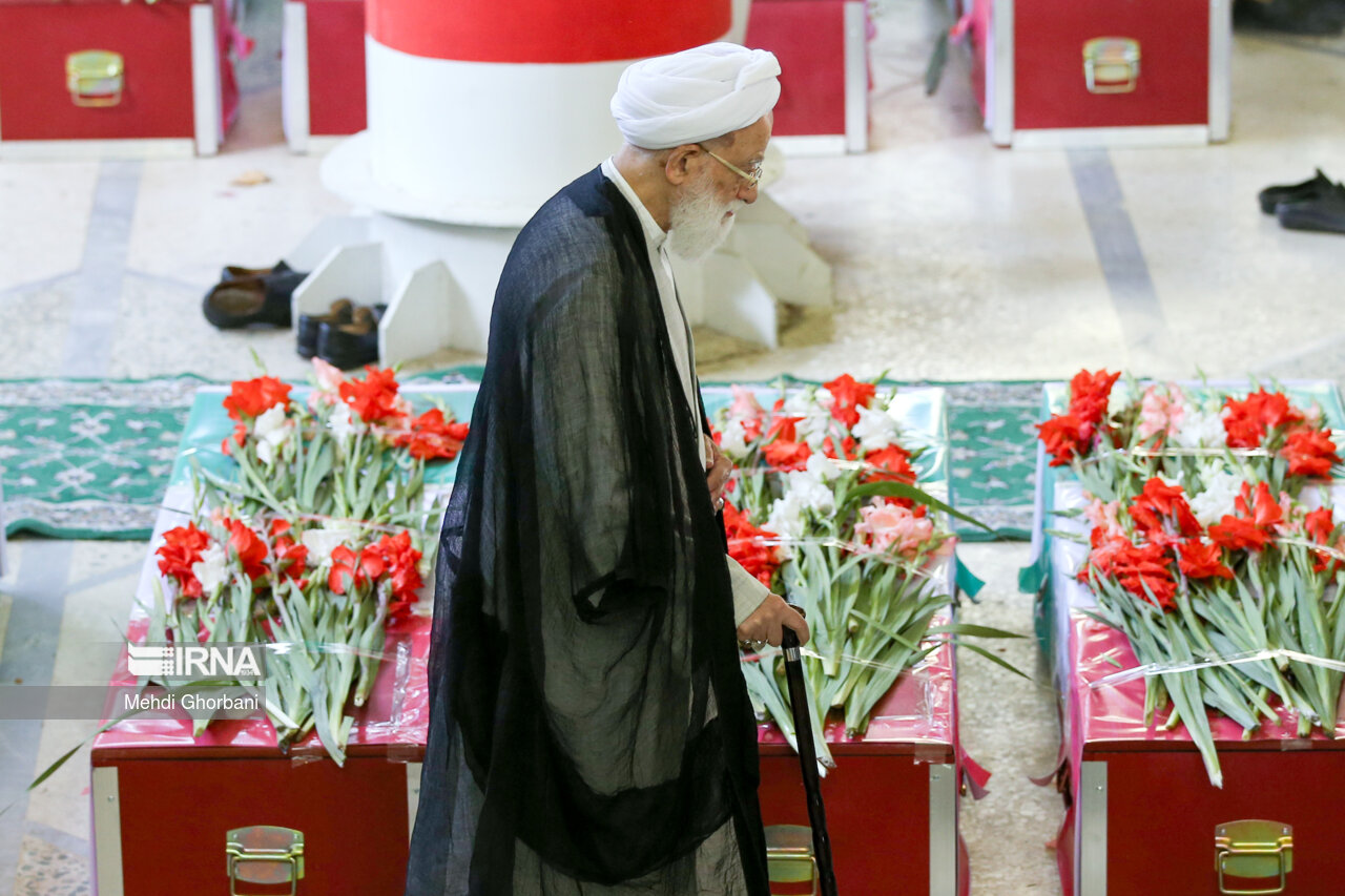 محمد امامی کاشانی در تشییع پیکر قربانیان فاجعه منا- ۱۲- مهر ۱۳۹۴