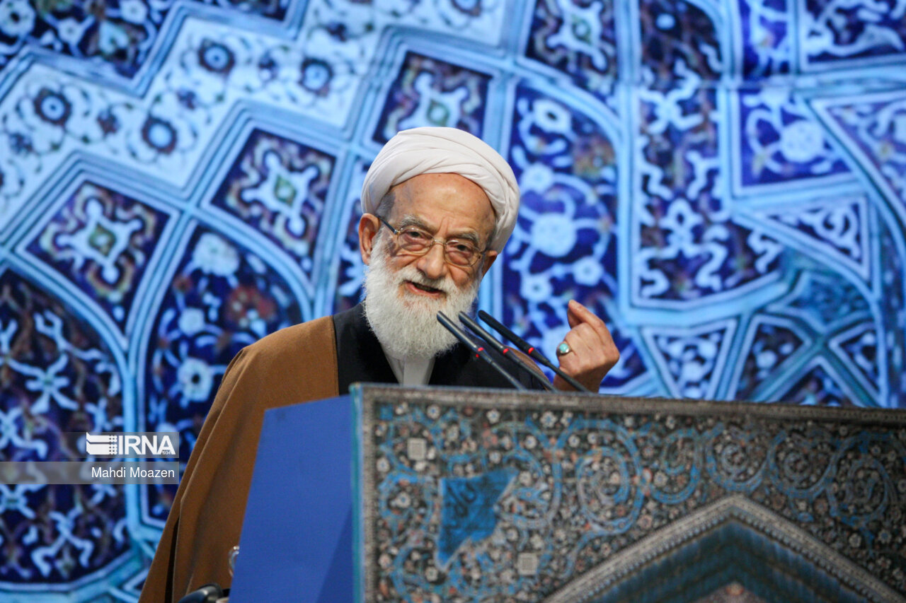 محمد امامی کاشانی در نماز جمعه تهران- ۱۷ بهمن ۱۳۹۳