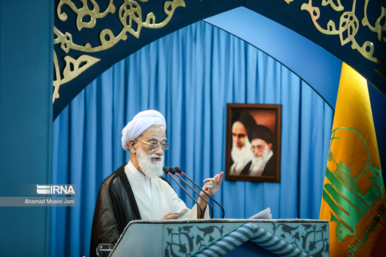 محمد امامی کاشانی در نماز جمعه تهران- ۲۰ دی ۱۳۹۵