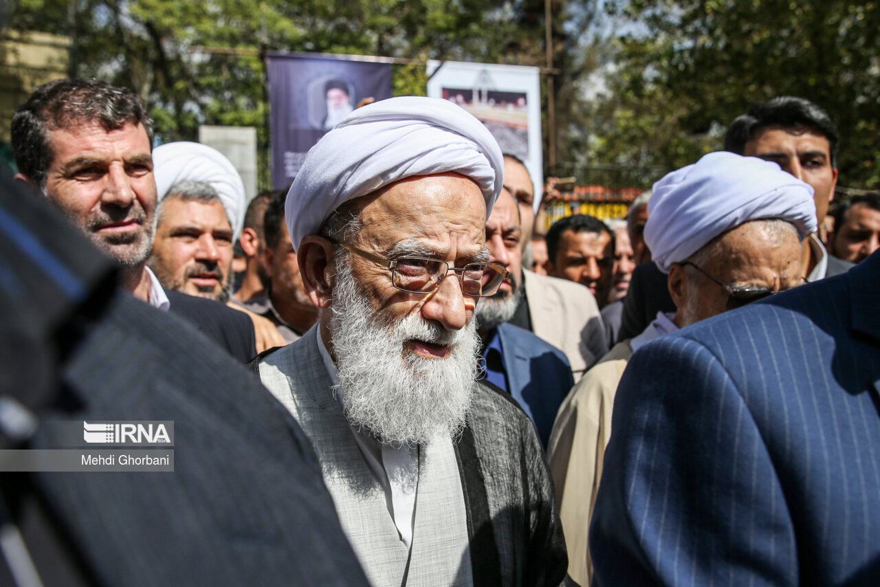 محمد امامی کاشانی در تشییع پیکر قربانیان فاجعه منا در تهران - ۱۲ مهر ۱۲۹۴
