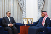 بالصور.. وزیر الدفاع الإيراني يجتمع مع نظيره القطري في الدوحة