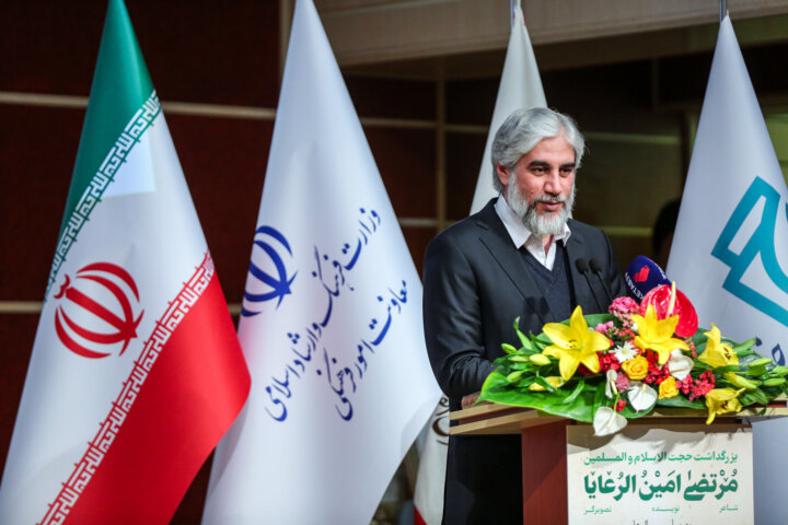 احمدوند: شناخت هنرمندان گمنام انقلاب اسلامی ضروری است