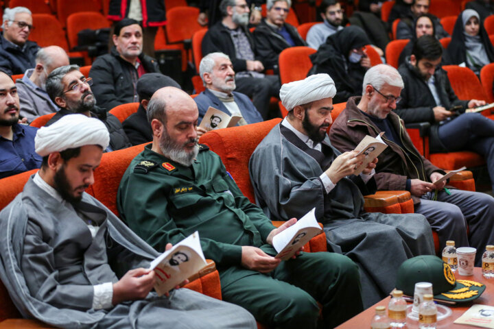 احمدوند: شناخت هنرمندان گمنام انقلاب اسلامی ضروری است