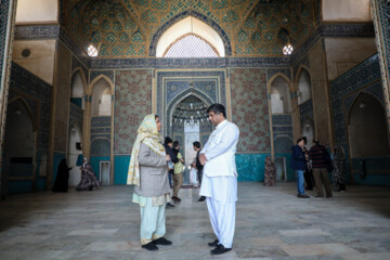 Des ambassadeurs étrangers visitent le plus long canal d'irrigation du monde dans la province de Yazd