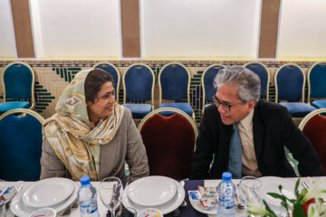 Des ambassadeurs étrangers visitent le plus long canal d'irrigation du monde dans la province de Yazd