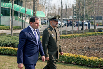 Les ministres iranien et arménien de la Défense se rencontrent à Téhéran 