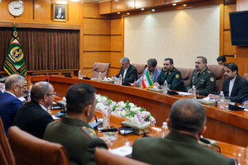 Les ministres iranien et arménien de la Défense se rencontrent à Téhéran 