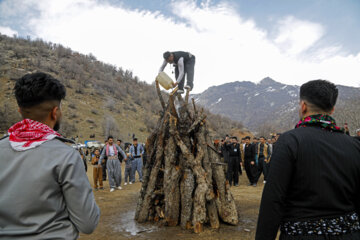 جشن نوروز در روستای دوپلوره - Célébration du Norouz dans la ville de Marivan, dans l'ouest de l'Ira