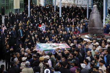 Les funérailles d’un garde-frontière iranien tombé en martyr à la frontière commune avec l’Afghanistan 