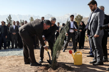 La visite des ambassadeurs des pays membres de l'organisation du dialogue sur la coopération en Asie à Yazd (deuxième journée) 