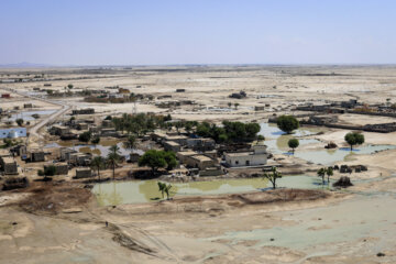 Red Crescent relief to flood victims of Sistan and Baluchistan