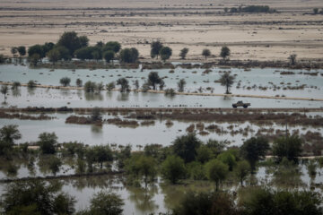 Red Crescent relief to flood victims of Sistan and Baluchistan