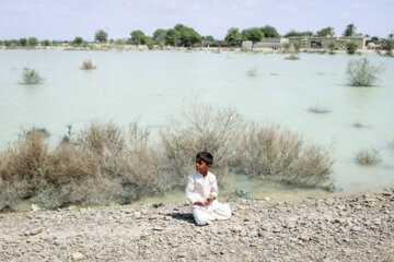 Red Crescent relief to flood victims of Sistan and Baluchistan