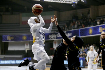 La dernière finale de la ligue féminine de basket-ball entre les équipes Bahman et Mehrsan s'est tenue samedi soir (9 mars 2024) à la salle Mashhoun de la Fédération de basket-ball et s'est terminée par la victoire du groupe Bahman 74-45 et le championnat de cette équipe.