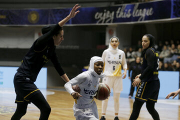 La dernière finale de la ligue féminine de basket-ball entre les équipes Bahman et Mehrsan s'est tenue samedi soir (9 mars 2024) à la salle Mashhoun de la Fédération de basket-ball et s'est terminée par la victoire du groupe Bahman 74-45 et le championnat de cette équipe.