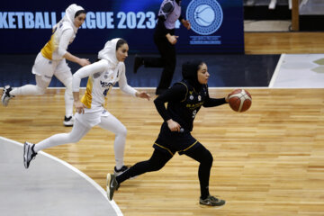Iran’s women basketball league: Mehrsan vs. Bahman Group