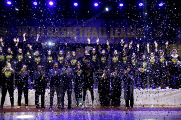 La dernière finale de la ligue féminine de basket-ball entre les équipes Bahman et Mehrsan s'est tenue samedi soir (9 mars 2024) à la salle Mashhoun de la Fédération de basket-ball et s'est terminée par la victoire du groupe Bahman 74-45 et le championnat de cette équipe.