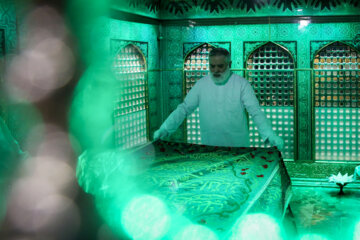 Cleansing illuminated shrine of Imam Reza (AS)