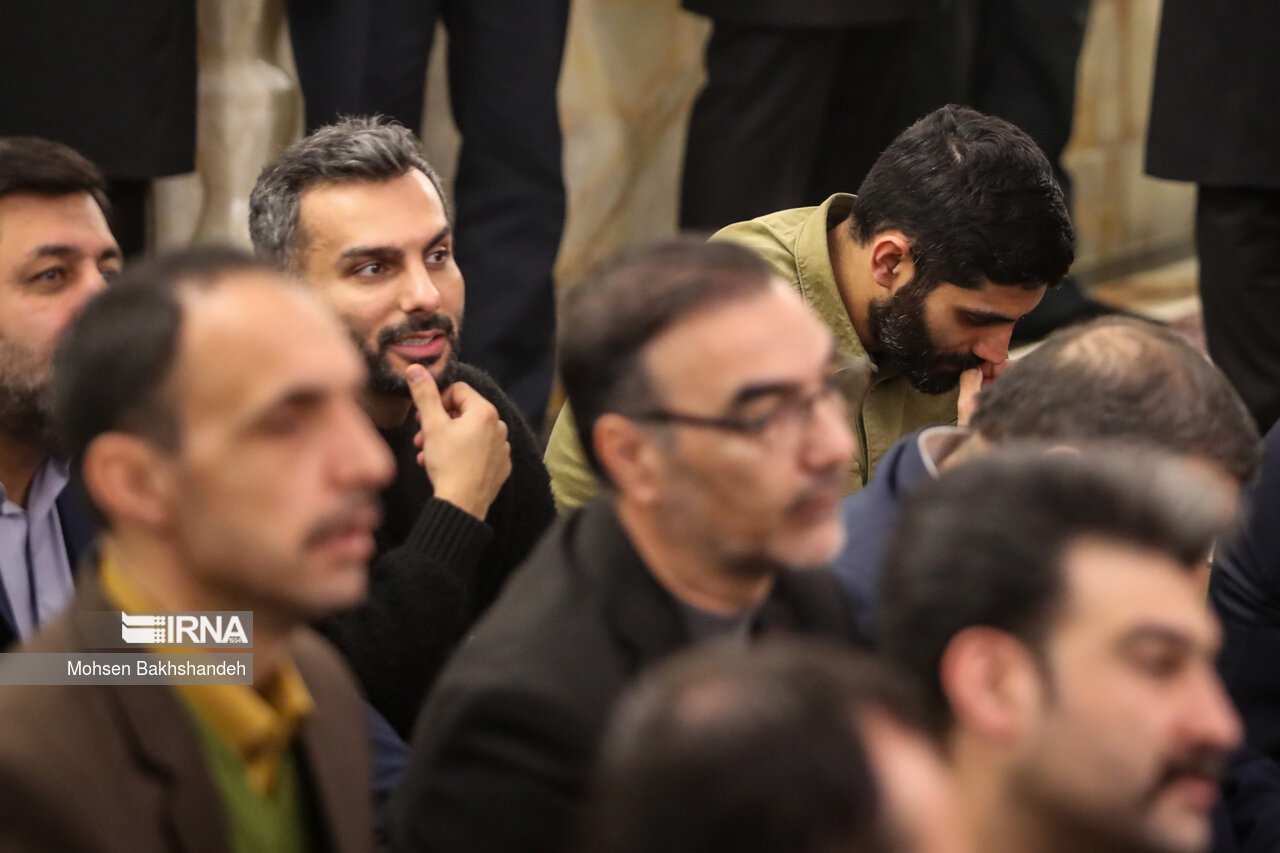 غبارروبی مضجع منور امام رضا(ع)