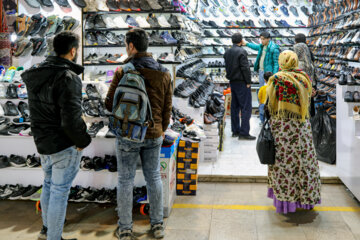 Derniers achats, ambiance en cette veille de Norouz, dans le grand marché d’Ardebil 