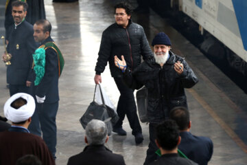 بدرقه مسافران نوروزی در ایستگاه راه آهن تهران