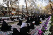 Rezitation des Korans in der Chaharbagh-Straße von Isfahan