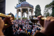 Iraníes celebran Nowruz en Hafeziyeh