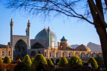 Nowruz 1403 tourists in Isfahan's Naqsh Jahan