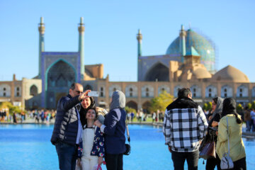 Nowruz 1403 tourists in Isfahan's Naqsh Jahan