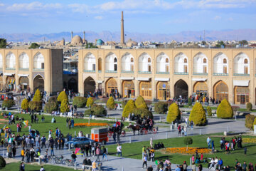 Nowruz 1403 tourists in Isfahan's Naqsh Jahan