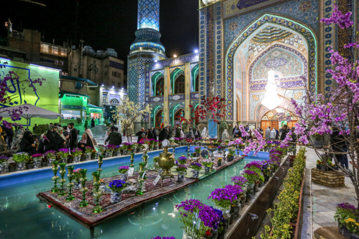 گنبد فیروزه ای که در آسمان تجریش خودنمایی می کند