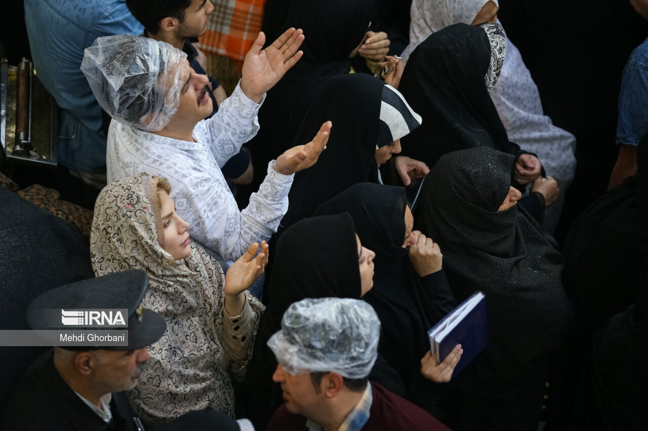 تحویل سال ۱۴۰۳ در حرم امام رضا (ع)