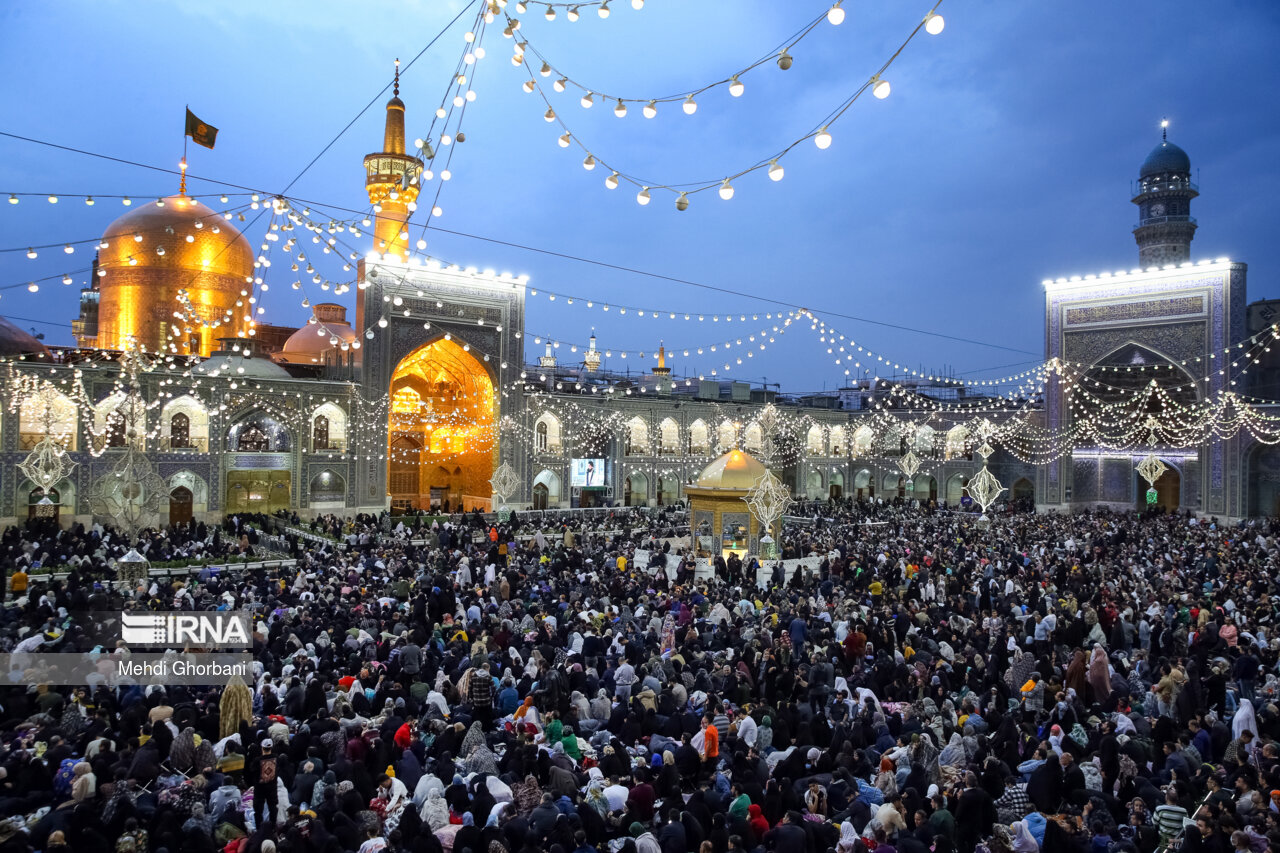 تحویل سال ۱۴۰۳ در حرم امام رضا (ع)