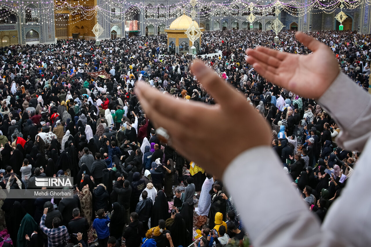 تحویل سال ۱۴۰۳ در حرم امام رضا (ع)