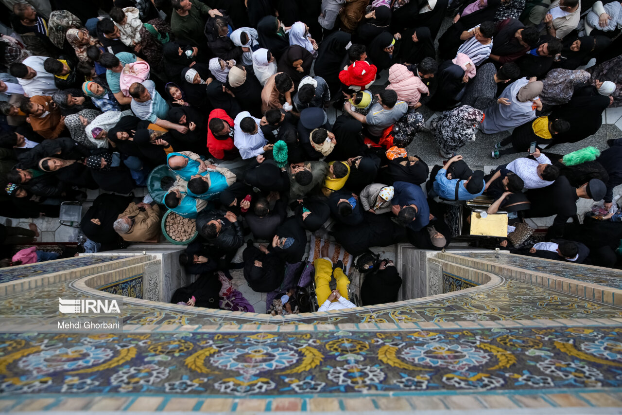 تحویل سال ۱۴۰۳ در حرم امام رضا (ع)