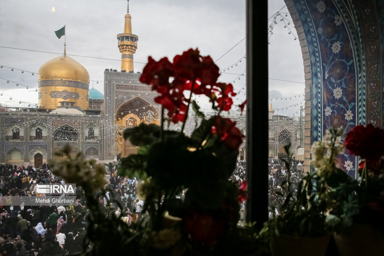 تحویل سال ۱۴۰۳ در حرم امام رضا (ع)