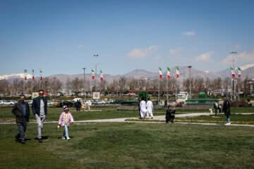 برج آزادی در دومین روز بهار ۱۴۰۳