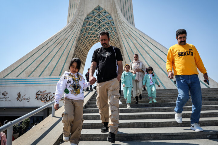 برج آزادی در دومین روز بهار ۱۴۰۳