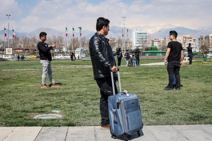 برج آزادی در دومین روز بهار ۱۴۰۳